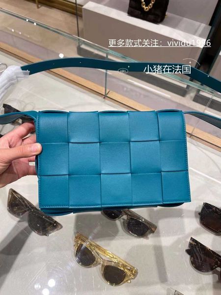 leather bottegas bag venetas knotted designer handbag cassette pillow bag small square woven one shoulder qi weitong original quality fhj4
leather bottegas bag venetas knotted designer handbag cassette pillow bag small square woven one shoulder qi weitong original quality fhj4