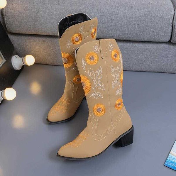 boots oversized fashion women's boots autumn and winter new round head sleeve embroidered medium tube daily 221013, Black
boots oversized fashion women's boots autumn and winter new round head sleeve embroidered medium tube daily 221013, Black