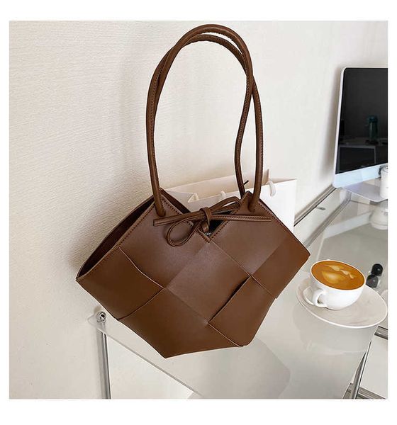 bottess bag venetas fashion 2022 fashion new large capacity hand-held woven foreign temperament underarm shoulder women's
bottess bag venetas fashion 2022 fashion new large capacity hand-held woven foreign temperament underarm shoulder women's