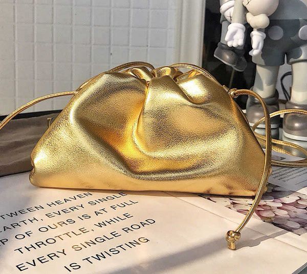 fashion bag handbag genuine leather b v cloud bag soft wrinkled dumplings messenger luxury handbags women designer clutches single shoulder
fashion bag handbag genuine leather b v cloud bag soft wrinkled dumplings messenger luxury handbags women designer clutches single shoulder