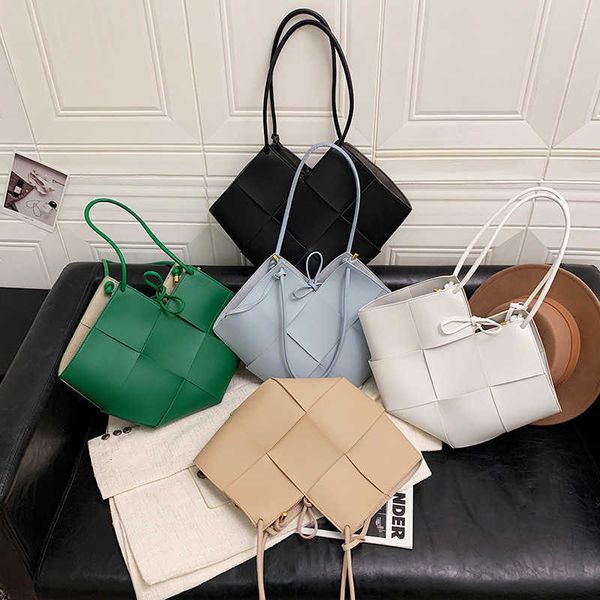 bottess bag venetas fashion underarm women's woven 2022 new spring and summer linghetuo large capacity shoulder women
bottess bag venetas fashion underarm women's woven 2022 new spring and summer linghetuo large capacity shoulder women