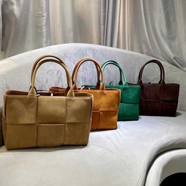 bag fashion designer bottess venetas's 2022 new suede woven tote large capacity bucket portable women's
bag fashion designer bottess venetas's 2022 new suede woven tote large capacity bucket portable women's
