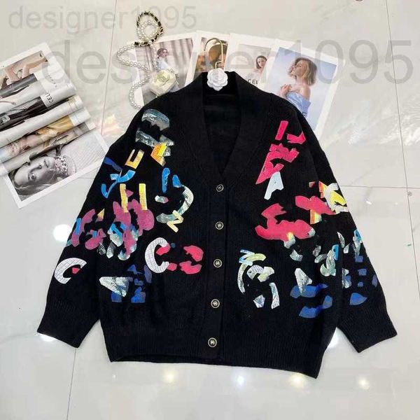 women's knits & tees designer autumn/winter 2022 handmade black v-neck fashion tide color letter printing long sleeve cardigan coat wom, White
women's knits & tees designer autumn/winter 2022 handmade black v-neck fashion tide color letter printing long sleeve cardigan coat wom, White