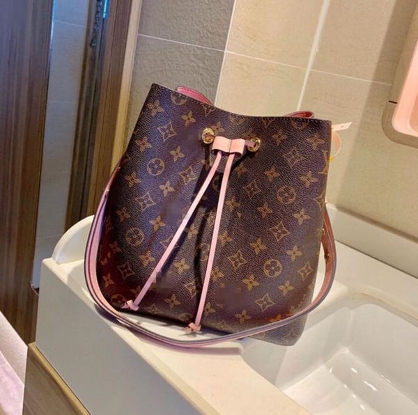 messenger bag luxurys women totes fashion vintage printing shoulder bags classic crossbody handbag
messenger bag luxurys women totes fashion vintage printing shoulder bags classic crossbody handbag
