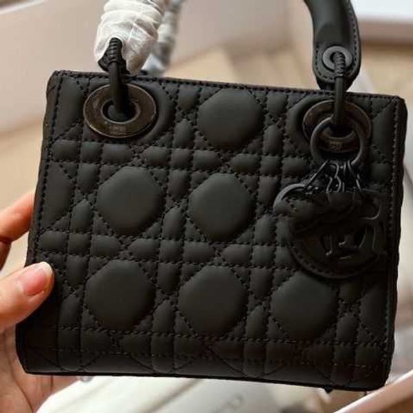 bag designer christain style lady genuine leather embroidary 2022 new diana bag four grid cowhide leather high version frosted matte diamond
bag designer christain style lady genuine leather embroidary 2022 new diana bag four grid cowhide leather high version frosted matte diamond