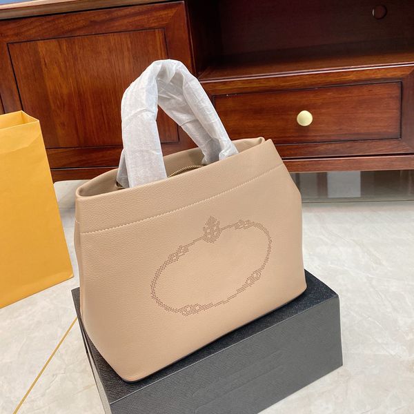 designer classic triangle sign crossbody bags handbags italy brand 5a quality genuine leather handbag fashion solid color women totes luxury
designer classic triangle sign crossbody bags handbags italy brand 5a quality genuine leather handbag fashion solid color women totes luxury