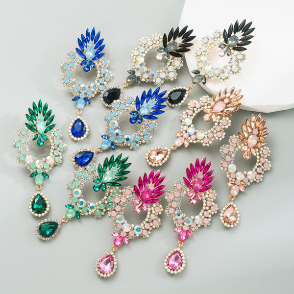 luxury crystal charm earrings full diamond rhinestone bling ear jewelry for lady evening party accessories dangle earring, Golden
luxury crystal charm earrings full diamond rhinestone bling ear jewelry for lady evening party accessories dangle earring, Golden