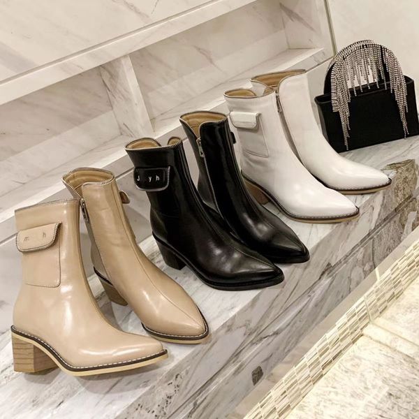 2022 women designer vintage pocket western boots luxury fashion comfortable elegant tip simple style martens boots side zip cowhide platform, Black
2022 women designer vintage pocket western boots luxury fashion comfortable elegant tip simple style martens boots side zip cowhide platform, Black