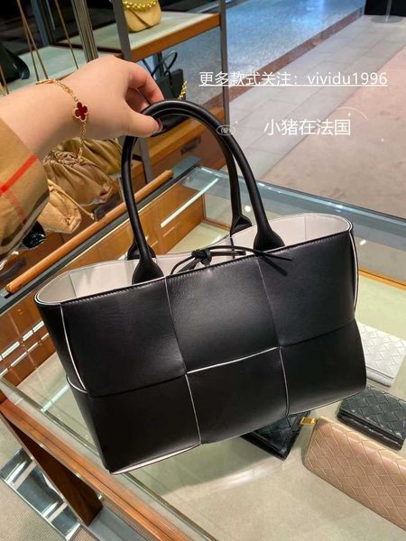 designer bags leather bottegas bag woven venetas women's bag woven large shopping tote one shoulder handheld original quality luxury ha
designer bags leather bottegas bag woven venetas women's bag woven large shopping tote one shoulder handheld original quality luxury ha