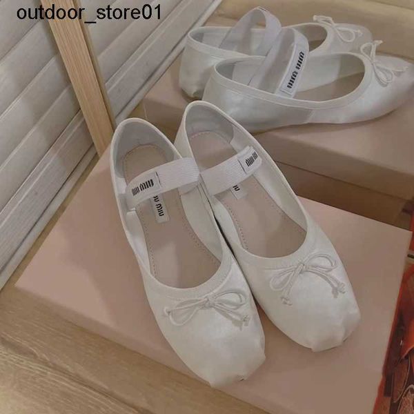 dress shoes designer miu high set version bow flat ballet shoe women versatile single sneakers, Black
dress shoes designer miu high set version bow flat ballet shoe women versatile single sneakers, Black