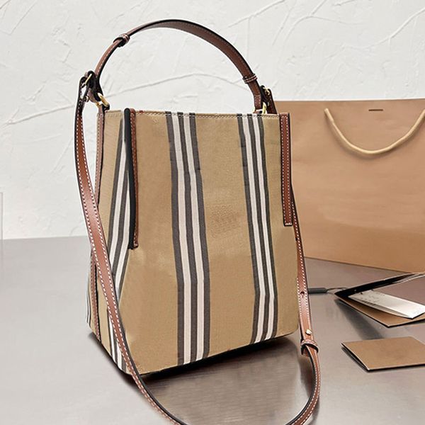 canvas bucket bag plaid designer handbags purse tote shopping bags inside fashion letters detachable zip pocket vintage handbag internal lar
canvas bucket bag plaid designer handbags purse tote shopping bags inside fashion letters detachable zip pocket vintage handbag internal lar