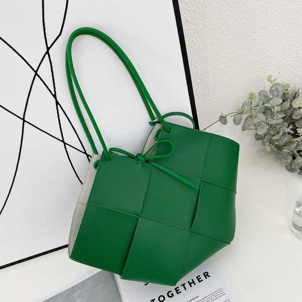 bottess bag venetas fashion fashion rhombus woven toted large capacity shoulder korean women's underarm
bottess bag venetas fashion fashion rhombus woven toted large capacity shoulder korean women's underarm