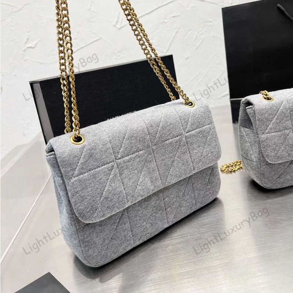 5a light luxury shoulder tofu bag designer leisure wallet chain crossbody practical handbag for women classic famous brand shopping purse220
5a light luxury shoulder tofu bag designer leisure wallet chain crossbody practical handbag for women classic famous brand shopping purse220