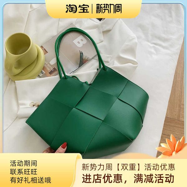 bottess bag venetas fashion 2022 new spring summer large capacity single shoulder female underarm woven
bottess bag venetas fashion 2022 new spring summer large capacity single shoulder female underarm woven