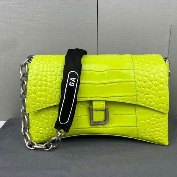 designer hourglass bag hardware chain shoulder bags women handbags purse crocodile pattern crossbody pouch letter magnetic buckle interior z
designer hourglass bag hardware chain shoulder bags women handbags purse crocodile pattern crossbody pouch letter magnetic buckle interior z