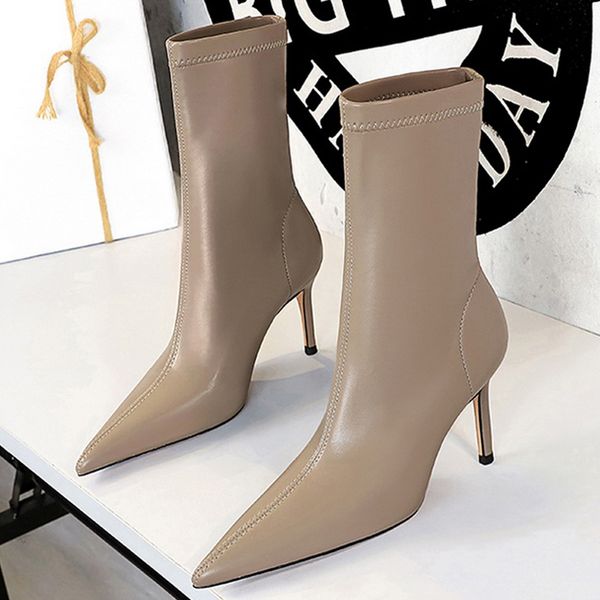 boots bigtree shoes pu leather women ankle highheel autumn winter short plus size 43 heels 221012, Black
boots bigtree shoes pu leather women ankle highheel autumn winter short plus size 43 heels 221012, Black