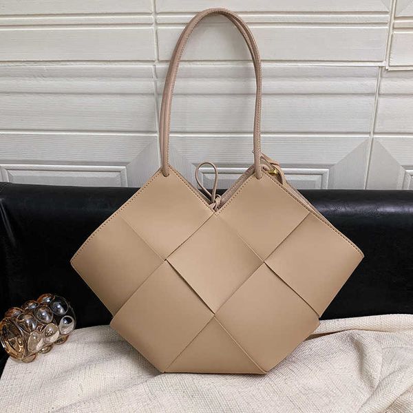 bottess bag venetas fashion the new large capacity shoulder women's korean version the trend foreign style children's and mor'
bottess bag venetas fashion the new large capacity shoulder women's korean version the trend foreign style children's and mor'