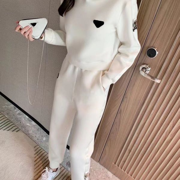 e66 women's suit classical spring cardigan hoodie simple casual pant fashion tracksuit high streemt element women's clothing size, White
e66 women's suit classical spring cardigan hoodie simple casual pant fashion tracksuit high streemt element women's clothing size, White