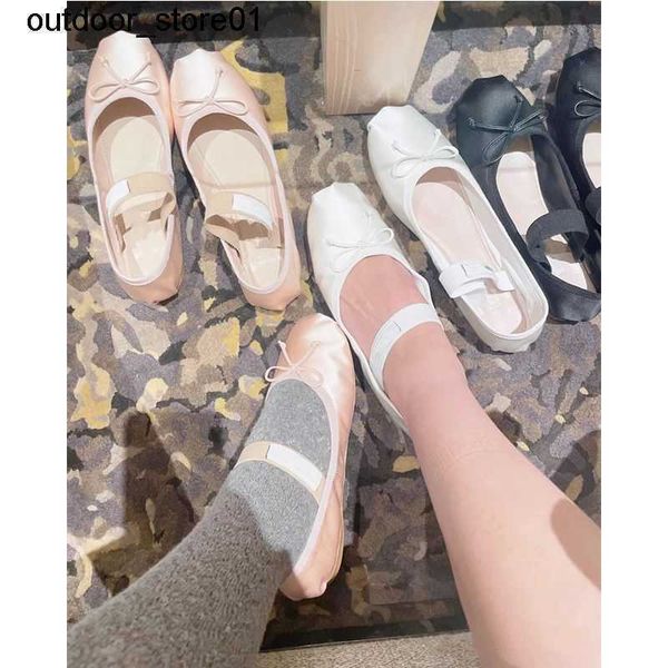 dress shoes designer miu pink ballet shoe women new bow knot silk satin flat mary jane single sneakers, Black
dress shoes designer miu pink ballet shoe women new bow knot silk satin flat mary jane single sneakers, Black