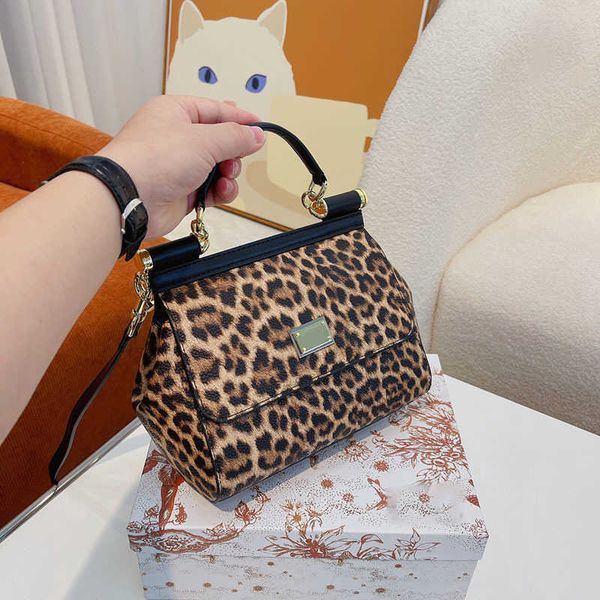 totes designer tote bags leather handbags women luxury leopard print shoulder crossbody bags vintage work shopping bag female wallet 221013
totes designer tote bags leather handbags women luxury leopard print shoulder crossbody bags vintage work shopping bag female wallet 221013