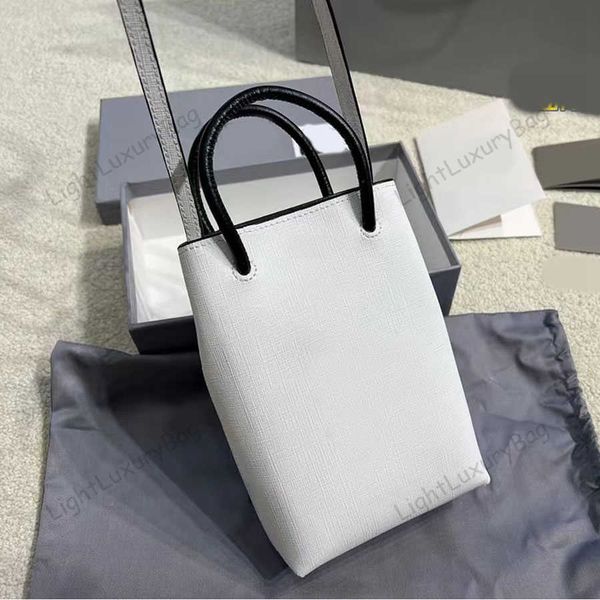 5a light luxury fashion designer leather mobile phone bag convenient personality crossbody for women classic famous brand shopping purses220
5a light luxury fashion designer leather mobile phone bag convenient personality crossbody for women classic famous brand shopping purses220