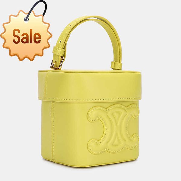 designer bags triumphal arch box 2022 summer new small square leather fashion lipstick headset single shoulder messenger women's factor
designer bags triumphal arch box 2022 summer new small square leather fashion lipstick headset single shoulder messenger women's factor