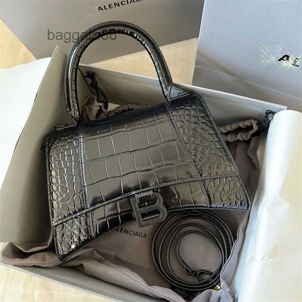 same 2022 handbags designer bbalencaigass women's fashion b family crocodile hourglass b-shaped leather messenge zn3a
same 2022 handbags designer bbalencaigass women's fashion b family crocodile hourglass b-shaped leather messenge zn3a