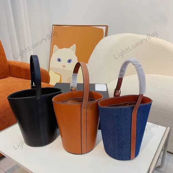 bucket bag mirror quality designer leather wallet high capacity light luxury handbags for women classic famous brand shopping purses 220214
bucket bag mirror quality designer leather wallet high capacity light luxury handbags for women classic famous brand shopping purses 220214