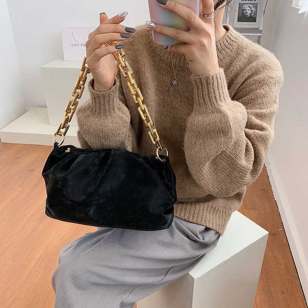 handbag designer bottess women's venetas net red small 2022 new underarm fashion chain lamb wool delicate cloud have logo
handbag designer bottess women's venetas net red small 2022 new underarm fashion chain lamb wool delicate cloud have logo