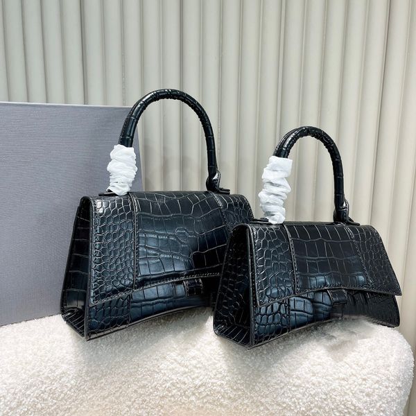 designer bag fashion handbags women totes handle handbag cross body half moon luxury genuine leather classic retro purse wallets with box
designer bag fashion handbags women totes handle handbag cross body half moon luxury genuine leather classic retro purse wallets with box