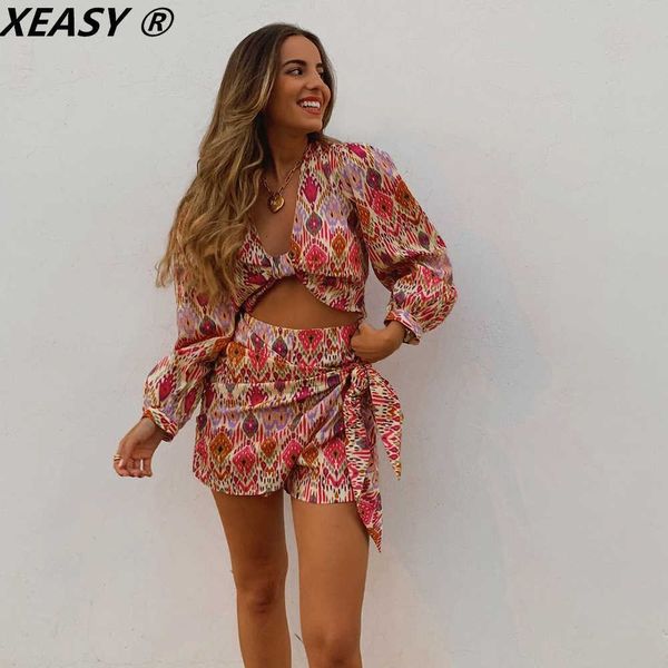 women's two piece pants xeasy 2021 women two-piece set v-neck knotted print short vintage high waist side bow shorts skirts female fash, White
women's two piece pants xeasy 2021 women two-piece set v-neck knotted print short vintage high waist side bow shorts skirts female fash, White