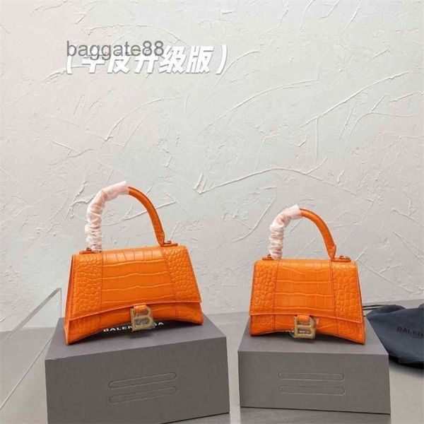 bags designer bbalencaigass 2022 handbags half moon metal b-shaped pull ring fashion trend single messenger hourglas 6k1y
bags designer bbalencaigass 2022 handbags half moon metal b-shaped pull ring fashion trend single messenger hourglas 6k1y