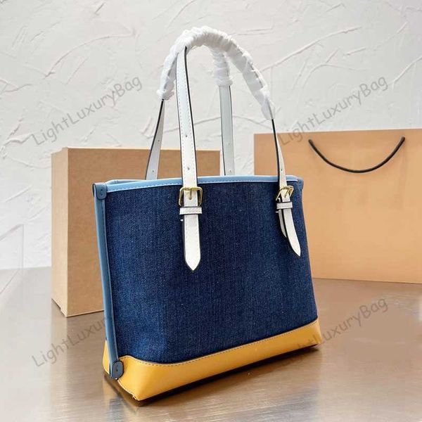 5a tote bag designer high capacity handbags fashion shoulder wallet versatile crossbody for women classic famous brand shopping purses 22021
5a tote bag designer high capacity handbags fashion shoulder wallet versatile crossbody for women classic famous brand shopping purses 22021