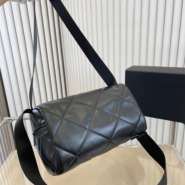 new luxury woman fashion handbags designer bags genuine leather highs capacity classic messenger bowling crossbody bag wide shoulder strap
new luxury woman fashion handbags designer bags genuine leather highs capacity classic messenger bowling crossbody bag wide shoulder strap