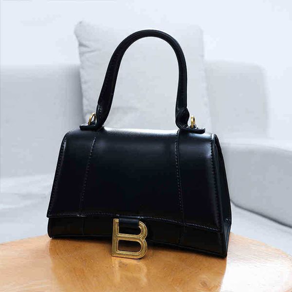 designer shoulder balencaigass bags b-button hourglass square korean fashion single messenger women's hand
designer shoulder balencaigass bags b-button hourglass square korean fashion single messenger women's hand