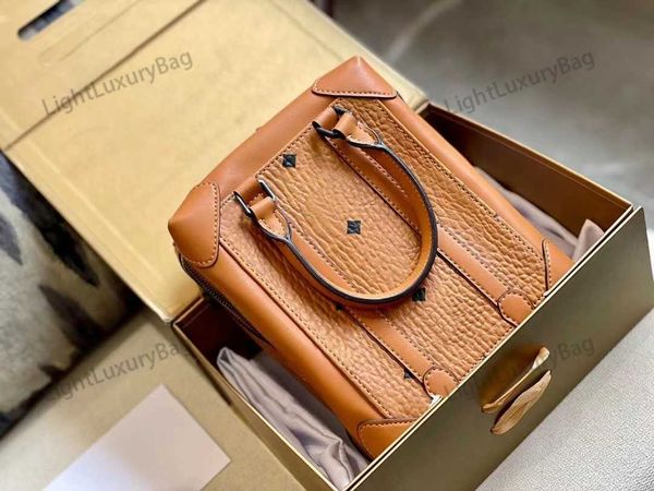 tote bags sizes available to choose from designer leather shoulder bag quality crossbody for women famous brand shopping purses 220320
tote bags sizes available to choose from designer leather shoulder bag quality crossbody for women famous brand shopping purses 220320