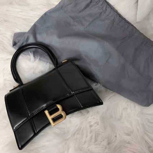bag designer balencigas handbags hourglass high-grade cowhide half moon b personalized texture versatile one shoulder diagonal b-shaped hand
bag designer balencigas handbags hourglass high-grade cowhide half moon b personalized texture versatile one shoulder diagonal b-shaped hand