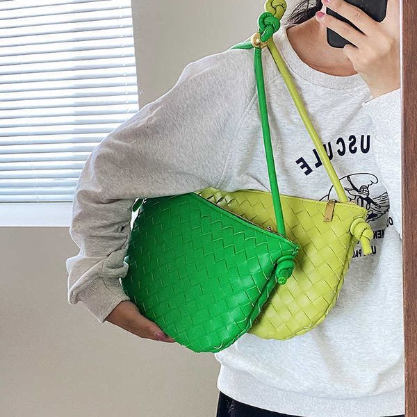 bottess bags venetas fashion woven women 2022 new fashion candy color versatile solid pu texture handle underarm have logo
bottess bags venetas fashion woven women 2022 new fashion candy color versatile solid pu texture handle underarm have logo