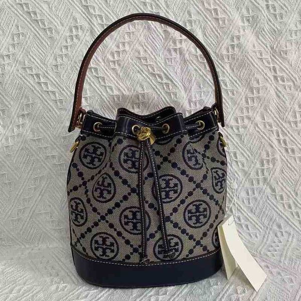 handbag torysburchs foreign trade cattle tb the same new european and american versatile drawstring bucket bag jacquard cloth single shoulde
handbag torysburchs foreign trade cattle tb the same new european and american versatile drawstring bucket bag jacquard cloth single shoulde