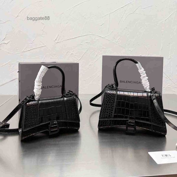 one 2022 designer bags bbalencaigass b-shaped shoulder leather hourglass bag messenger crocodile pattern paris portable bag 9pf7
one 2022 designer bags bbalencaigass b-shaped shoulder leather hourglass bag messenger crocodile pattern paris portable bag 9pf7