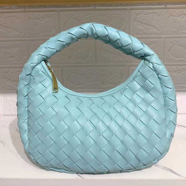 bottess bags venetas fashion spring and summer new 2022 women's solid color dumpling versatile fashion half moon handwoven handheld hav
bottess bags venetas fashion spring and summer new 2022 women's solid color dumpling versatile fashion half moon handwoven handheld hav