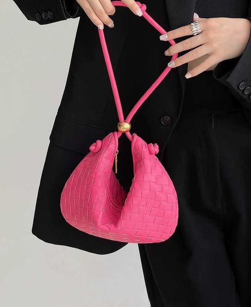 bottess bags venetas fashion summer new woven hand women's 2022 portable crossbody underarm new have logo
bottess bags venetas fashion summer new woven hand women's 2022 portable crossbody underarm new have logo