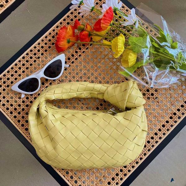 fashion women's bottess handbag venetas net red ashigo same mini woven shoulder armpit hand cloud knotted have logo
fashion women's bottess handbag venetas net red ashigo same mini woven shoulder armpit hand cloud knotted have logo