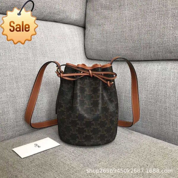 designer bags 2022 new ouyang nana same triumphal arch classic leather flower bucket small one shoulder messenger women factory direct sale
designer bags 2022 new ouyang nana same triumphal arch classic leather flower bucket small one shoulder messenger women factory direct sale
