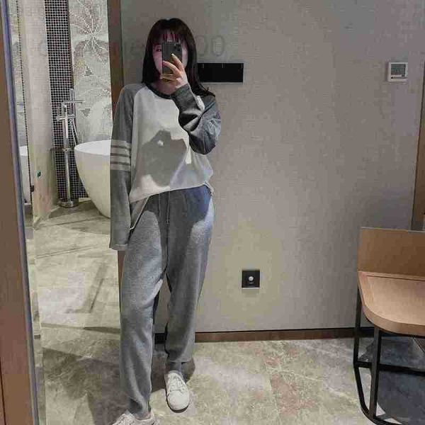 women's pants & capris designer fashionable sporty soft glutinous casual loose leggings slackers with gray color matching on both sides, Black;white
women's pants & capris designer fashionable sporty soft glutinous casual loose leggings slackers with gray color matching on both sides, Black;white