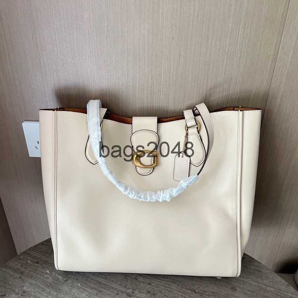 evening bags coaah designer 2022 new tote shopping bag large capacity handbags women's shoulder bag armpit mature senior lady handbags
evening bags coaah designer 2022 new tote shopping bag large capacity handbags women's shoulder bag armpit mature senior lady handbags