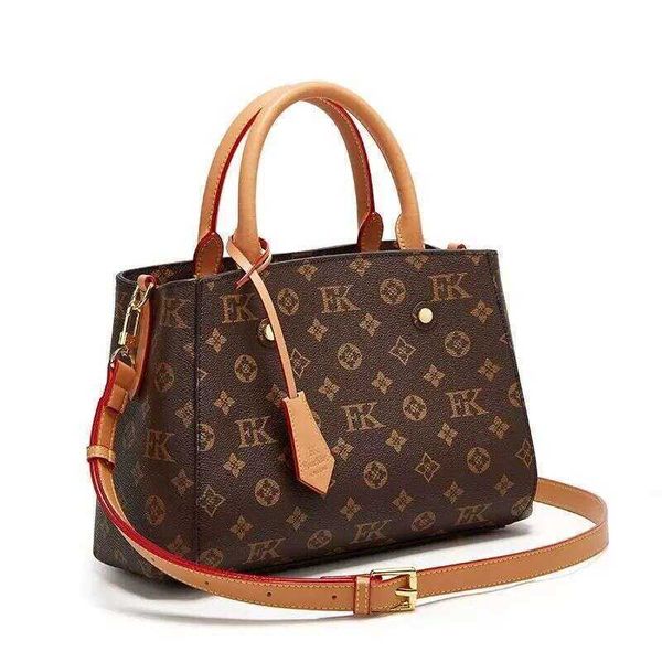 solds luxurys designers handbags purses montigne bag women tote brand letter embossing genuine leather shoulder bags crossbody bag frame
solds luxurys designers handbags purses montigne bag women tote brand letter embossing genuine leather shoulder bags crossbody bag frame