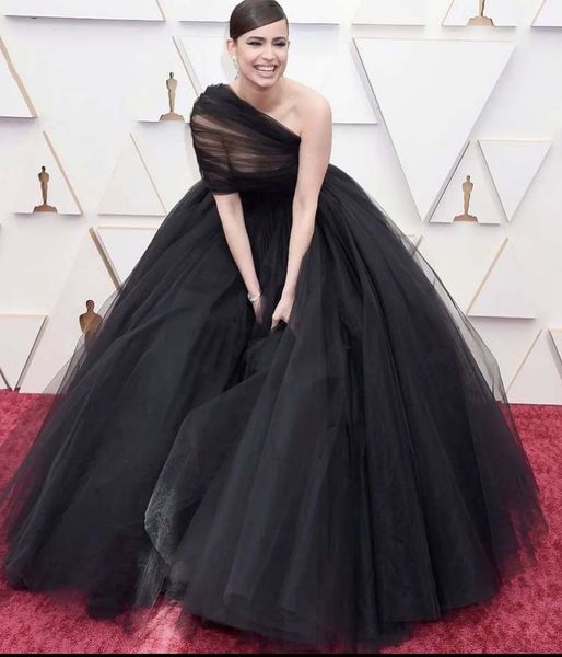 2022 black puffy prom dress one shoulder pleated short sleeve birthday party dress wear oscar red carpetstyle evening gowns robe de soiree
2022 black puffy prom dress one shoulder pleated short sleeve birthday party dress wear oscar red carpetstyle evening gowns robe de soiree