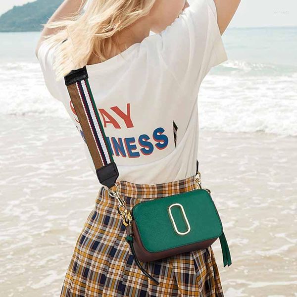 shoulder bags cross textured metal ring women's party small square bag fashion luxury designer wide strap messenger
shoulder bags cross textured metal ring women's party small square bag fashion luxury designer wide strap messenger