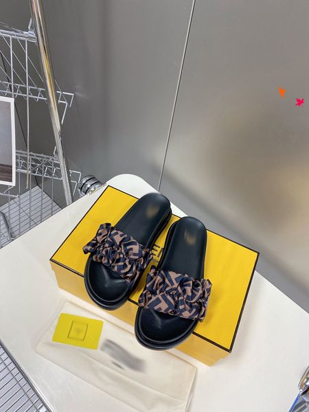 new version paris slides slippers womens summer sandals beach ladies flip flops black leisure slider chaussures fashion scuffs footwear -h09
new version paris slides slippers womens summer sandals beach ladies flip flops black leisure slider chaussures fashion scuffs footwear -h09
